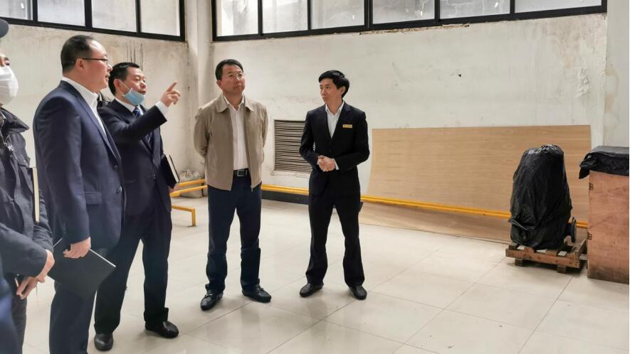 集团党委书记、董事长任丁会见川酒集团董事长曹勇一行