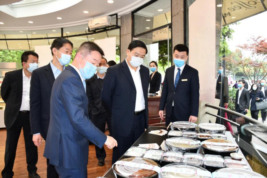 王凤朝副省长赴省尊龙凯时集团调研 疫情防控、生产经营和改革发展工作