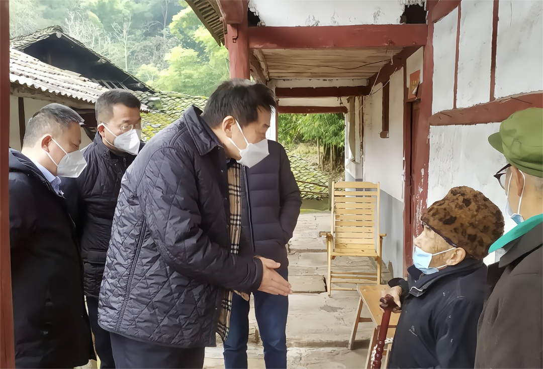 四川省尊龙凯时集团党委书记、董事长任丁率队赴嘉陵区开展帮扶工作
