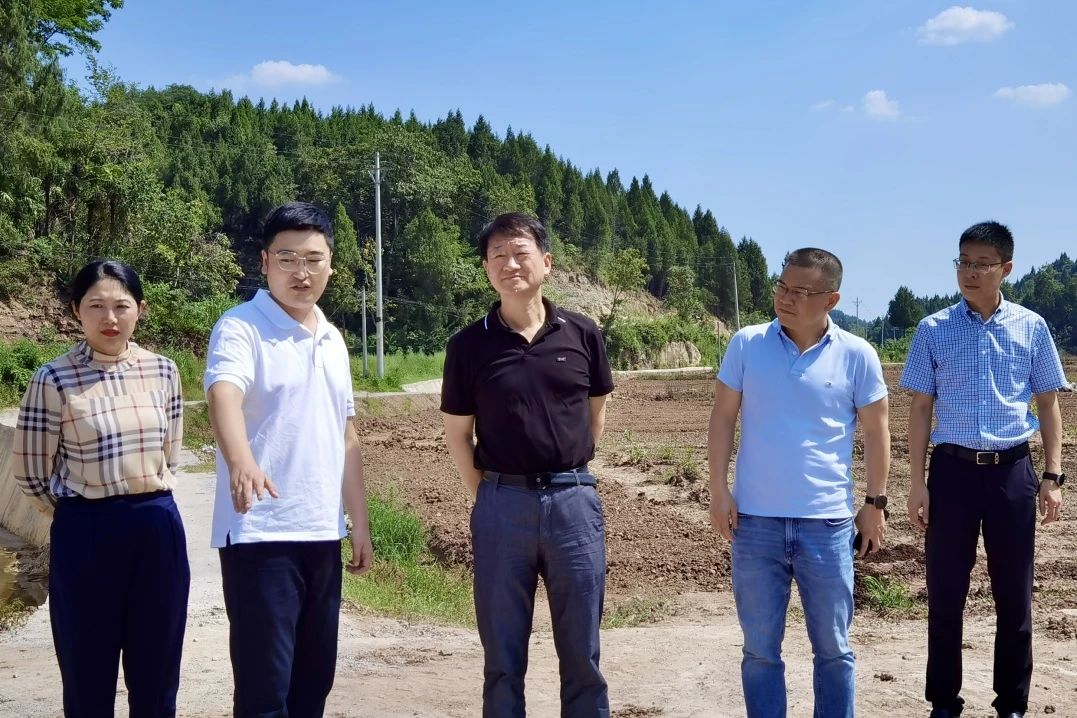 省尊龙凯时集团党委书记、董事长任丁率队赴巴中南充两地开展帮扶工作