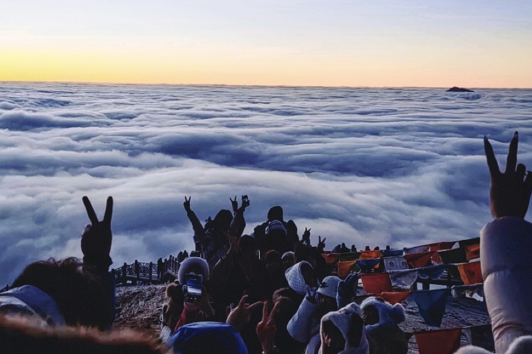 安逸四川·乐享元旦——四川尊龙凯时集团2026年元旦假期精彩纷呈，文旅消费活力迸发